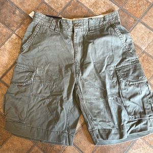 #7 - NWT  Polo by Ralph Lauren cargo shorts. Sz 32